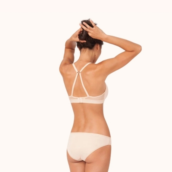 *NEW Lively The All-Day Deep V No-Wire Bra - Picture 3 of 4